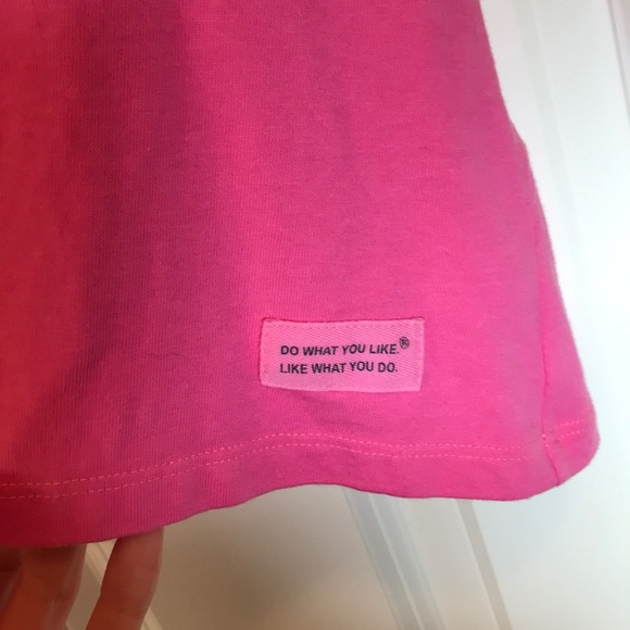 Life Is Good Classic Fit V-Neck Tee - Picture 4 of 5